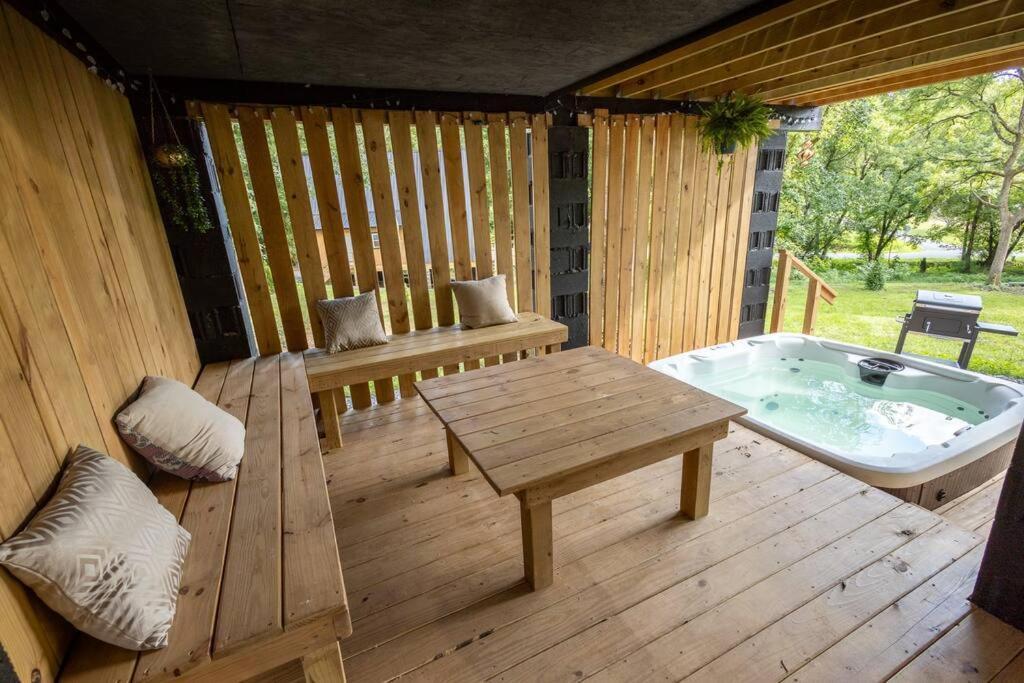 Valhalla Cabins Aframes With Hot Tubs & Sauna Cosby Exterior photo