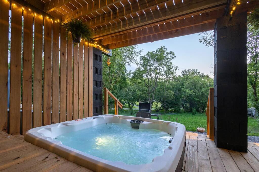 Valhalla Cabins Aframes With Hot Tubs & Sauna Cosby Exterior photo