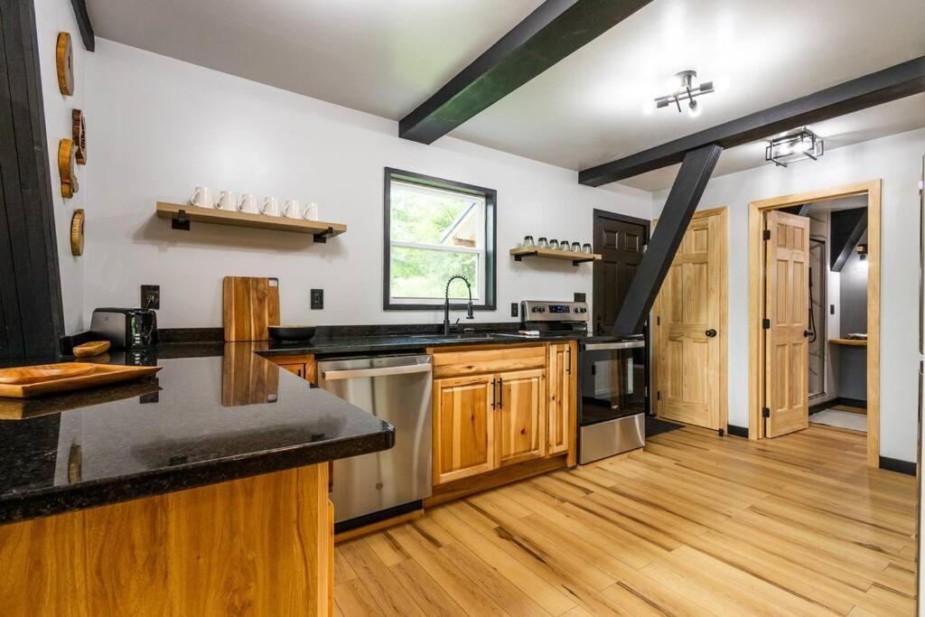 Valhalla Cabins Aframes With Hot Tubs & Sauna Cosby Exterior photo
