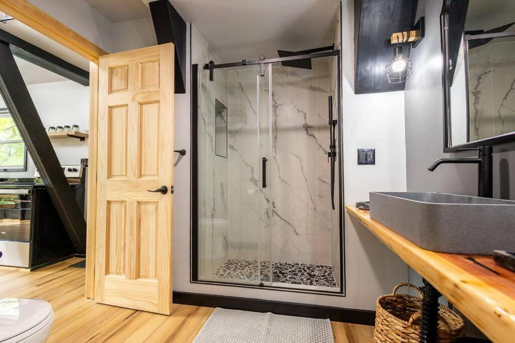 Valhalla Cabins Aframes With Hot Tubs & Sauna Cosby Exterior photo